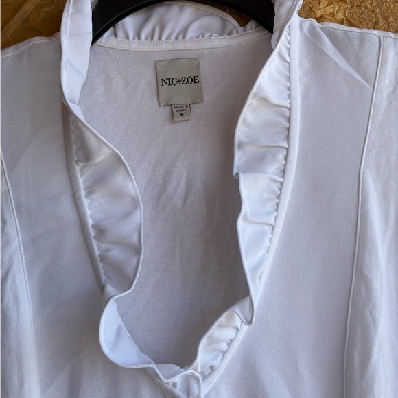 NWOT NIC+ZOE White Ruffled V-Neck Sleeveless Around Tank Top Size Small - Picture 6 of 11